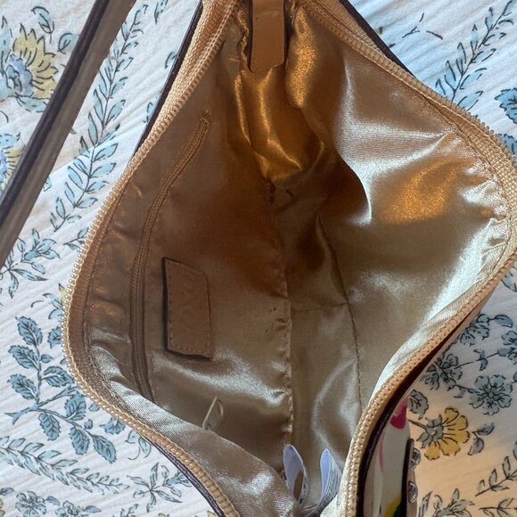 XOXO Over-the-Shoulder Purse - Picture 4 of 5